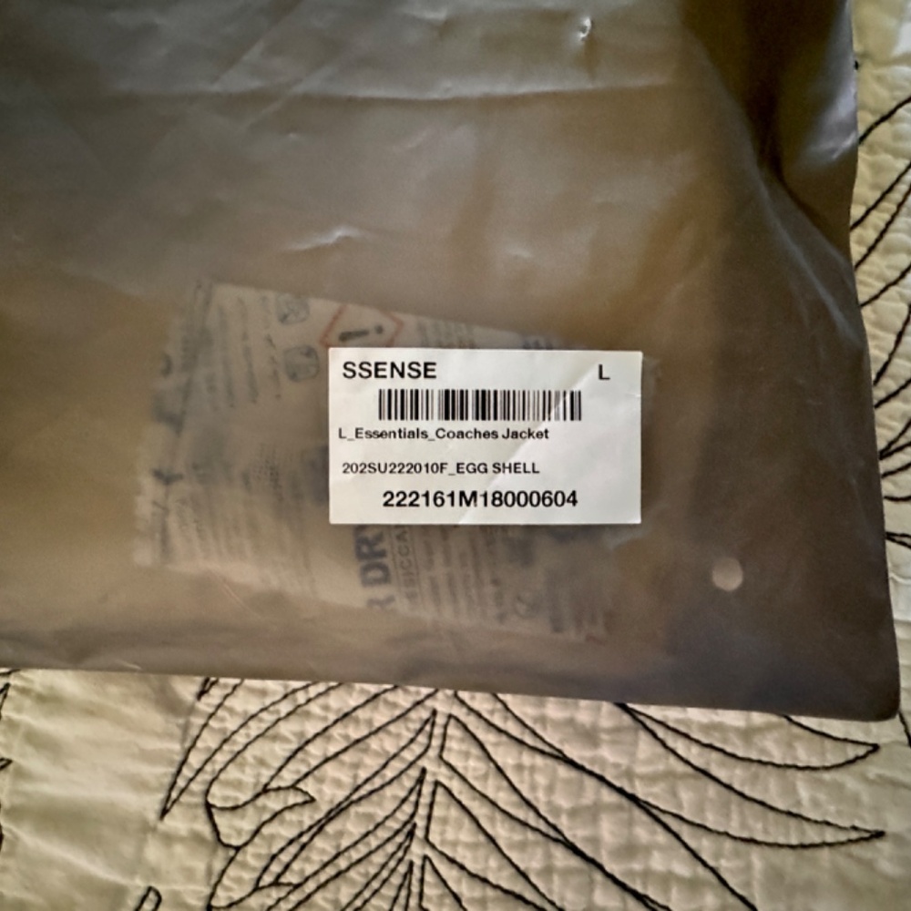 Fear Of God Essentials Large Coaches Jacket Eggshell - Picture 4 of 7